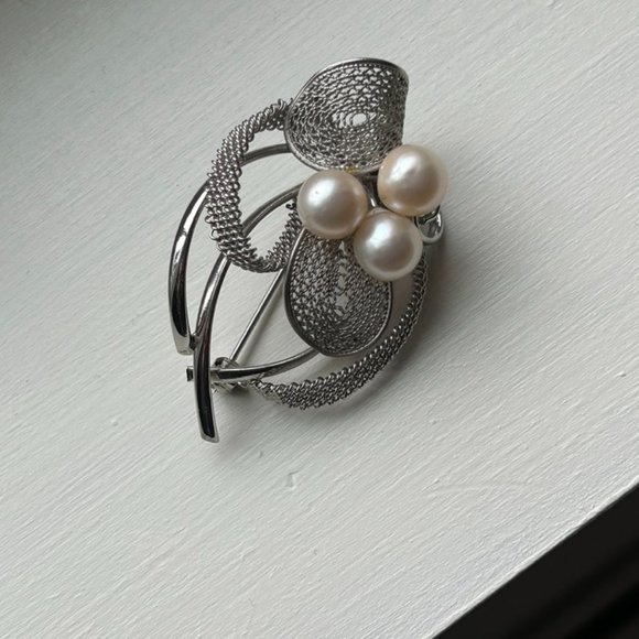 Vintage Pearl and Silver Brooch - Picture 4 of 6